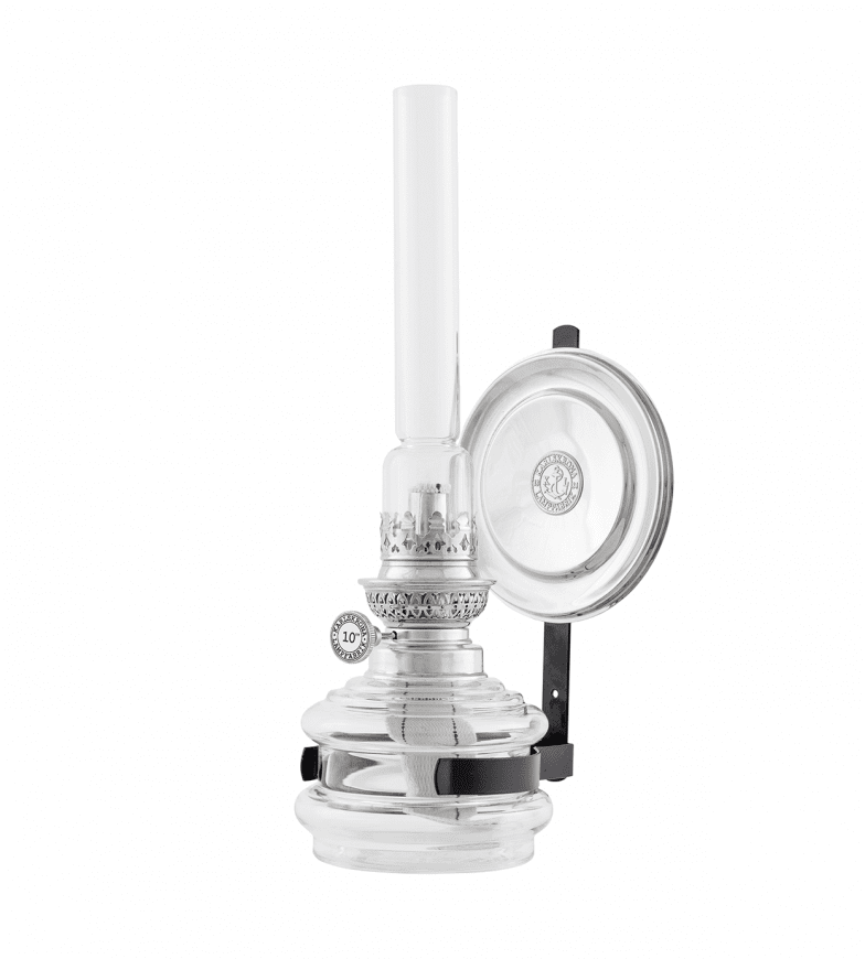 Lindholmen Nikkel Fra Karlskrona lampfabrik - Lindholmen er en av Karlskrona Lamppfabriks ekte klassikere som allerede ble inkludert i deres f&oslash;rste katalog i 1884.