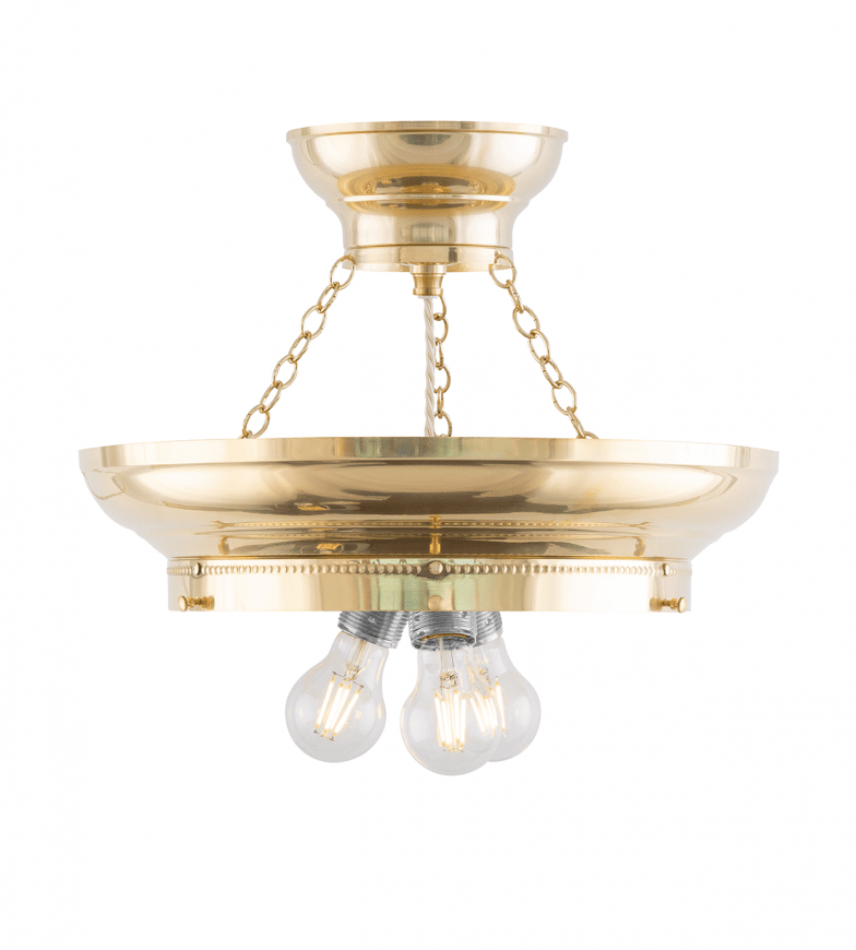 Fröding Pendant 300 Messing Fra Karlskrona lampfabrik - Lampen er utstyrt med tre lyskilder for et jevnere og mer behagelig lysmønster, noe som er spesielt viktig ved bruk av kuttet krystallglass.