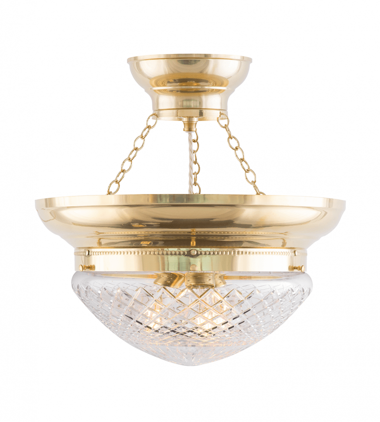 Fröding Pendant 300 Messing Fra Karlskrona lampfabrik - Lampen er utstyrt med tre lyskilder for et jevnere og mer behagelig lysmønster, noe som er spesielt viktig ved bruk av kuttet krystallglass.