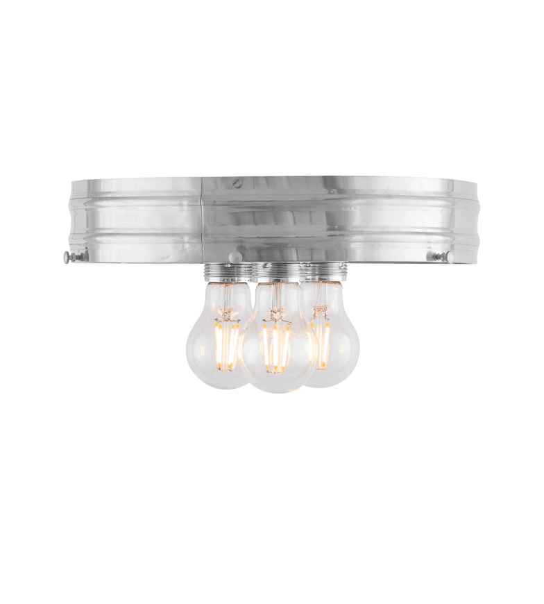 Heidenstam 300 Nikkel Fra Karlskrona lampfabrik - Lampan &auml;r f&ouml;rsedd med tre ljusk&auml;llor f&ouml;r en j&auml;mnare och behagligare ljusbild, vilket &auml;r s&auml;rskilt viktigt vid anv&auml;ndandet av slipade kristallglas.