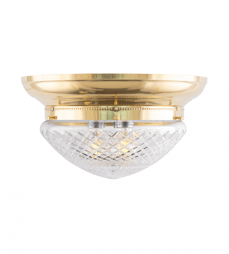 Fröding 300 Messing Fra Karlskrona lampfabrik - Lampen er utstyrt med tre lyskilder for et jevnere og mer behagelig lysm&oslash;nster, noe som er spesielt viktig ved bruk av slipt krystallglass.