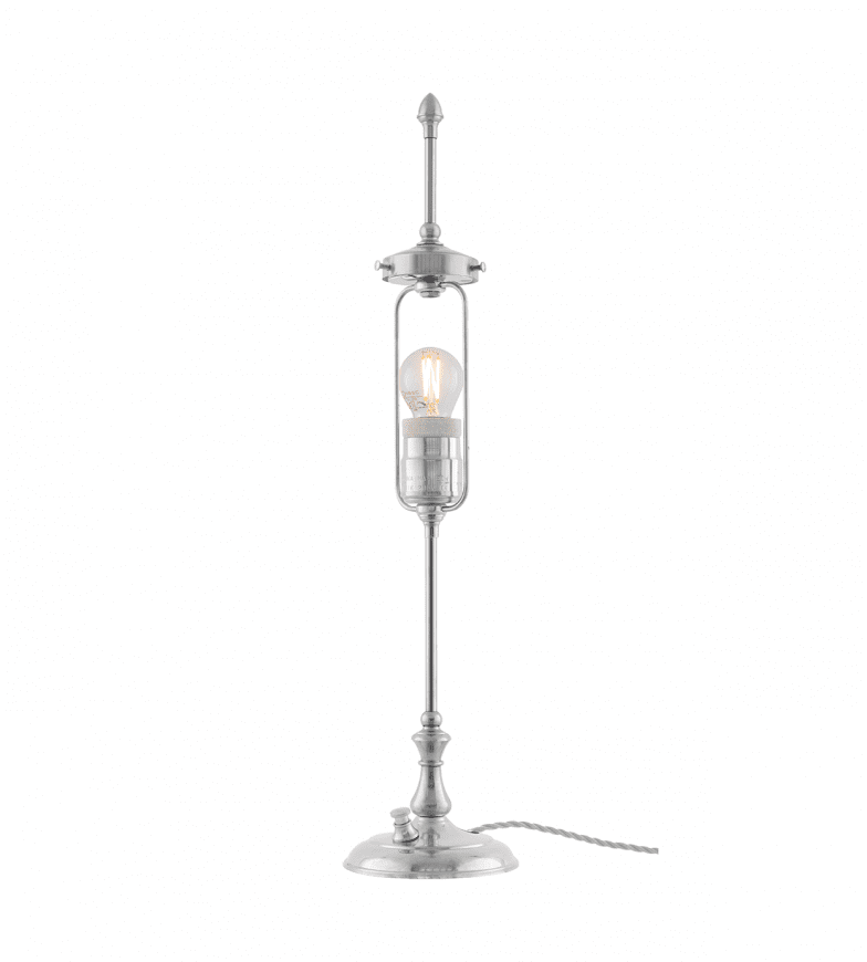 Swedenborg Nikkel Fra Karlskrona lampfabrik - Swedenborg har sin f&ouml;rebild i det tidiga 1800-talets lampor d&auml;r sk&auml;rmen gick att justera f&ouml;r att f&ouml;lja vaxljusets l&auml;ngd allteftersom det brann ner.