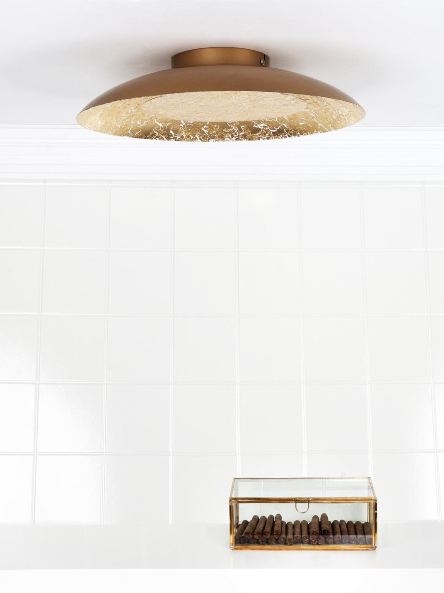 Foskal Ø34 Messing plafond Fra Lucide - Foskal er utstyrt med en integrert LED-lyskilde, som garanterer lang levetid og ren lyskvalitet.