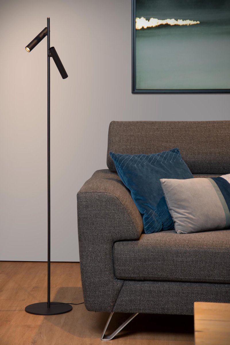 Philon 2 Svart gulvlampe Fra Lucide - Lampen kan slås på; og slås av med berøringsdimmeren som er integrert på toppen av armaturen.