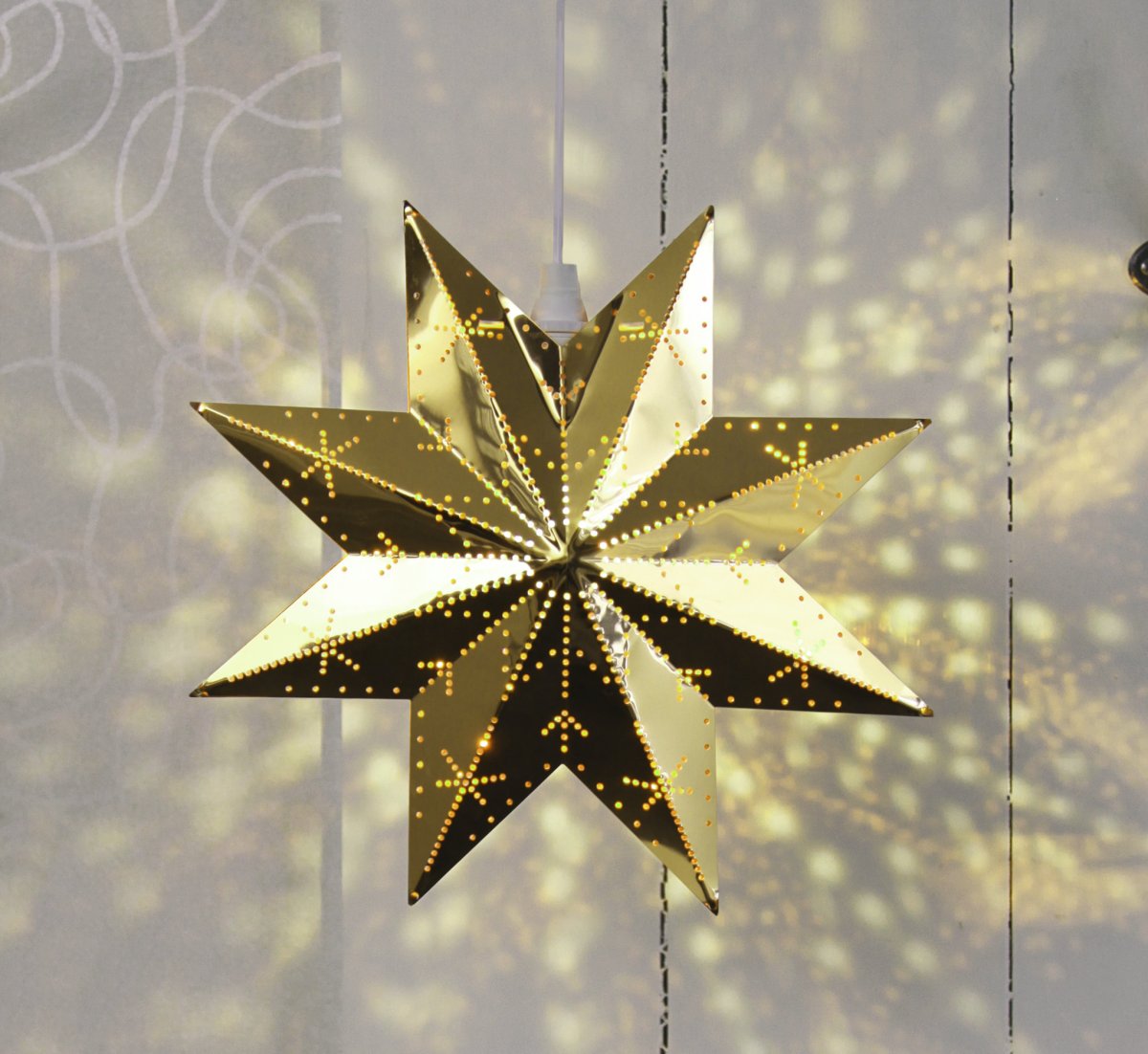 Classic Ø28 Messing Fra Star Trading - Herlige adventsstjerner som sprer herlig julestemning i huset.