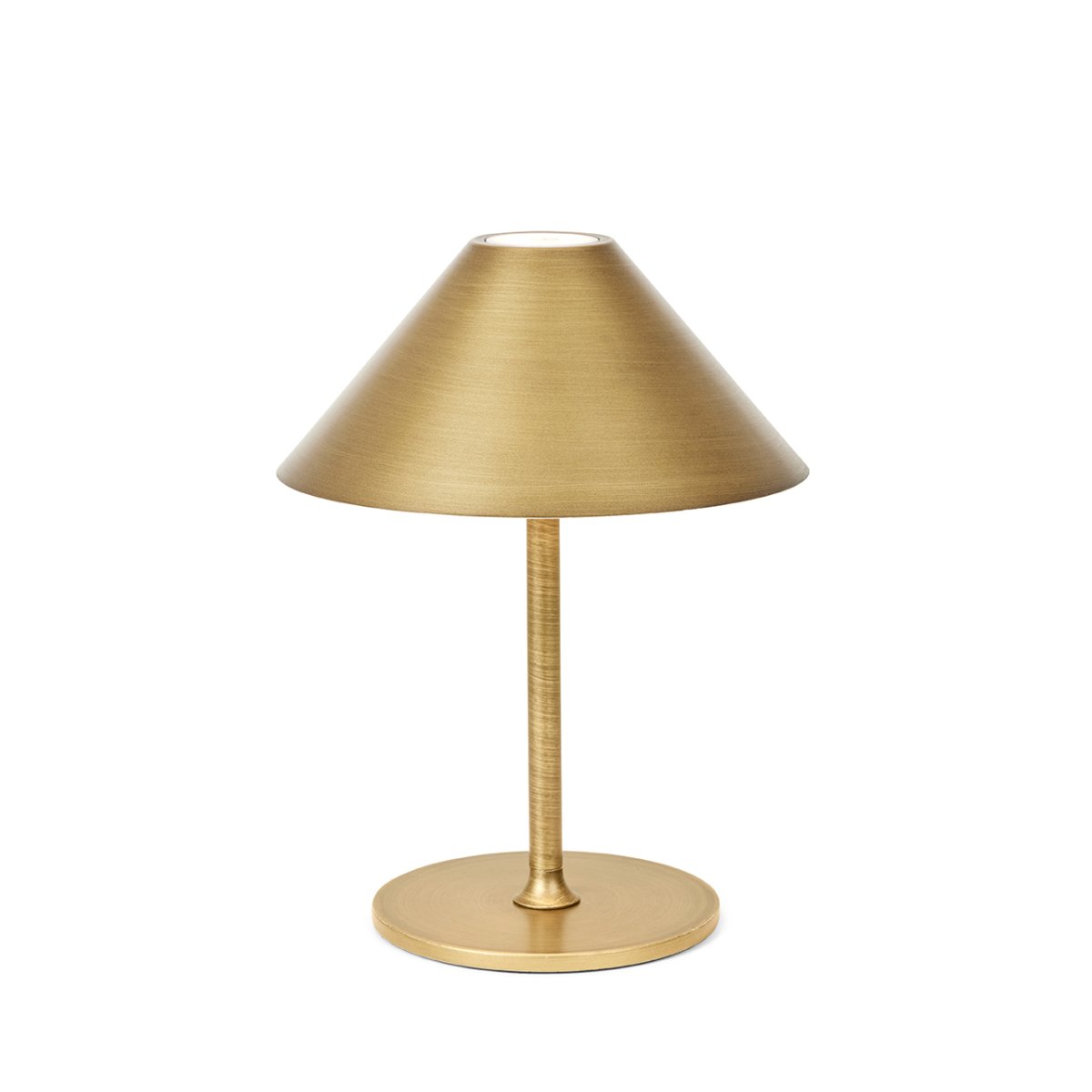 Hygge 20cm Antikk messing bærbar Fra Halo Design - Den er IP54-klassifisert, noe som gjør den egnet for både innendørs og utendørs bruk (den bør imidlertid oppbevares og lades innendørs).
