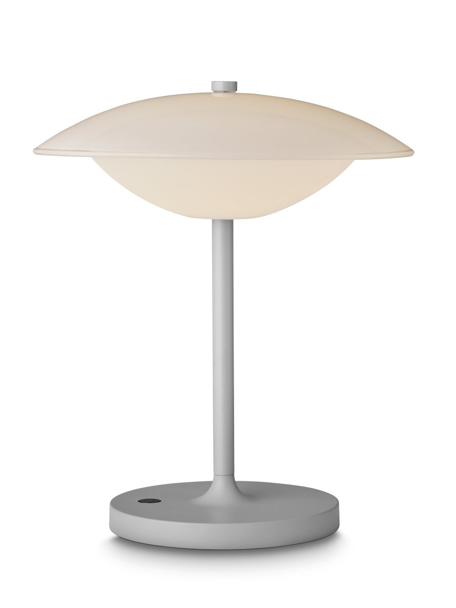 Zoom bilde av Baroni Move 26cm Grå bærbar Fra Halo Design - Lampen er IP44-klassifisert, noe som betyr at du enkelt kan ta lampen med utend&oslash;rs for koselig belysning.
