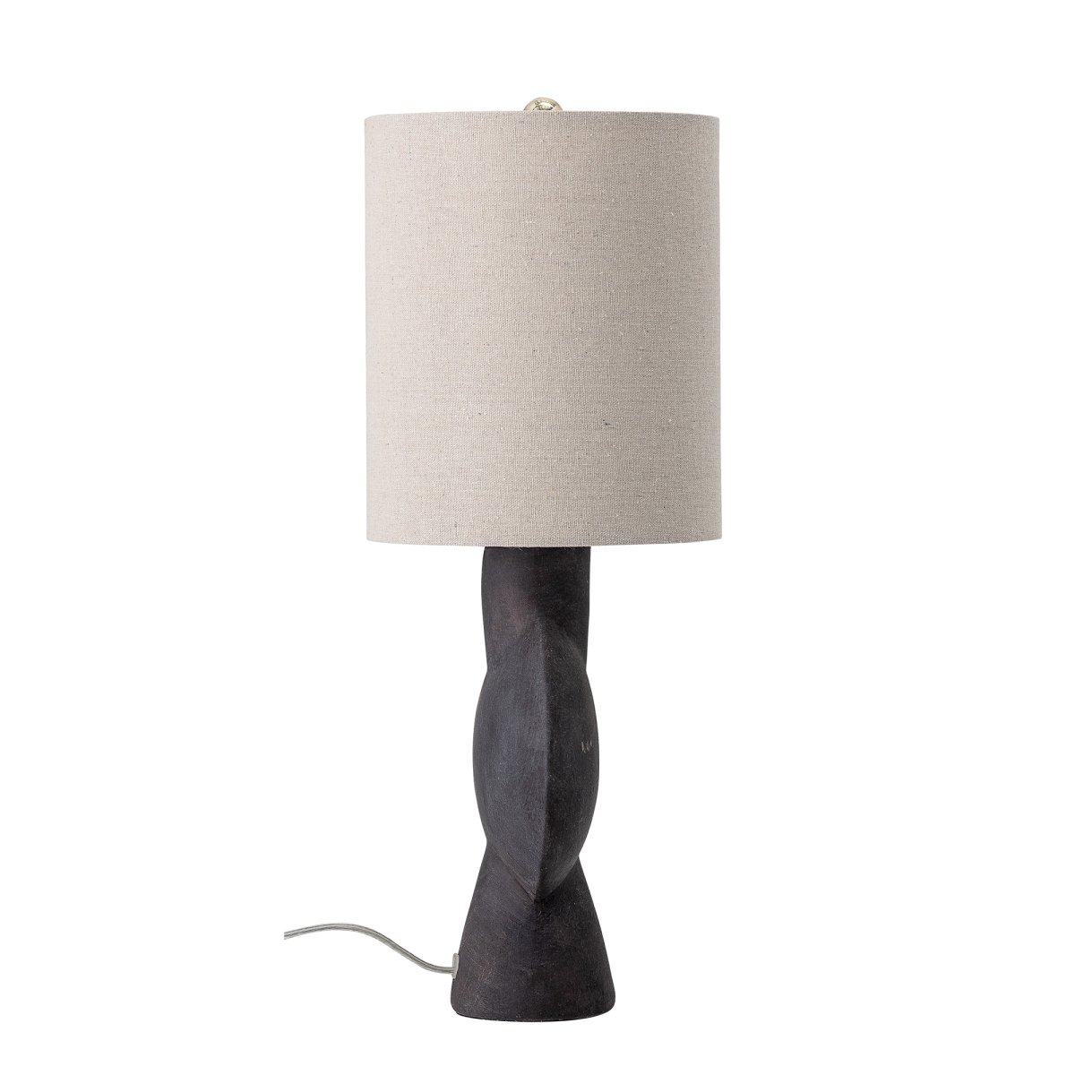 Sergio 55cm Brun bordlampe Fra Bloomingville - Lampen er glasert med en finish som varierer fra kopi til kopi &ndash; noen har en m&oslash;rkere tone og mer tekstur, noe som gj&oslash;r hver lampe unik i sitt uttrykk.