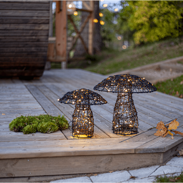 Otto 26cm Svart Fra Star Trading - Otto er en vakker batteridrevet utend&oslash;rsdekorasjon formet som en sopp.