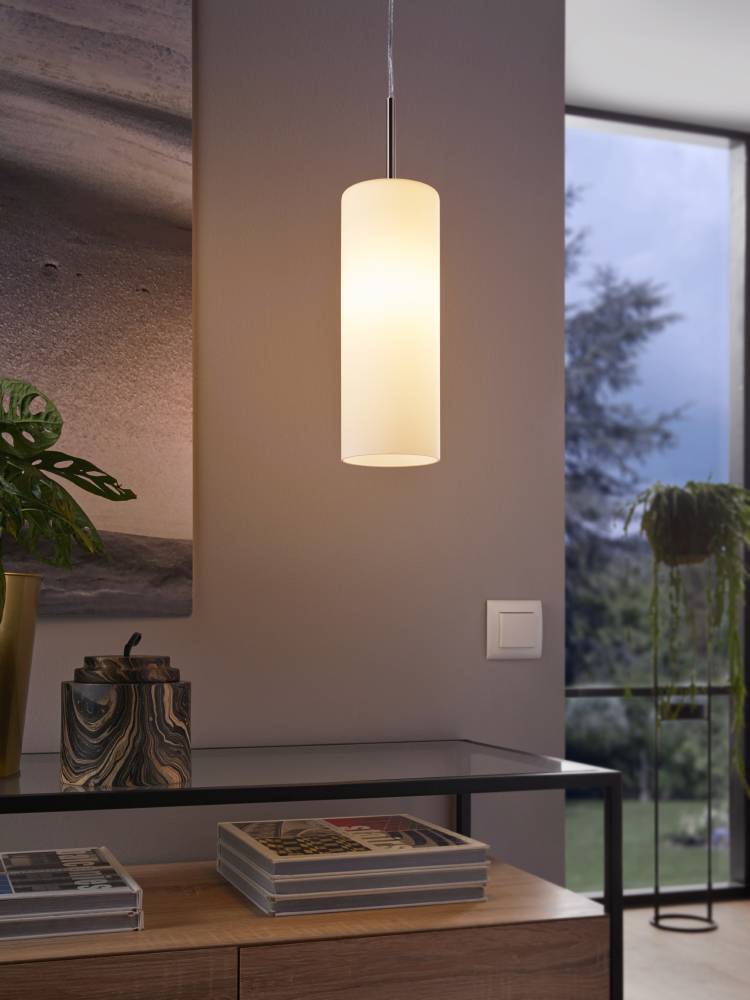 Troy Ø10 Hvit Taklampe Fra Eglo - Med sin hvite nyanse sprer den et mykt og behagelig lys, perfekt for å skape en rolig og innbydende atmosfære på kjøkkenet, spisestuen eller over et kjøkken.