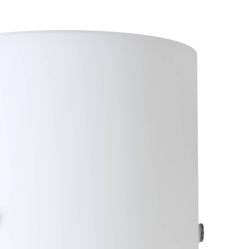 Troy 18cm Hvit vegglampe Fra Eglo - Med sin hvite nyanse sprer den et mykt og behagelig lys, perfekt for &aring; skape en rolig og innbydende atmosf&aelig;re i gangen, stuen eller soverommet.
