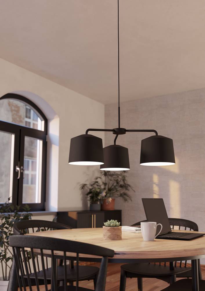 Caguanes Ø66 Svart Taklampe Fra Eglo - Den gir et mykt og behagelig lys som sprer en varm atmosfære i rommet, noe som gjør den ideell å plassere over spisebordet eller i stuen.
