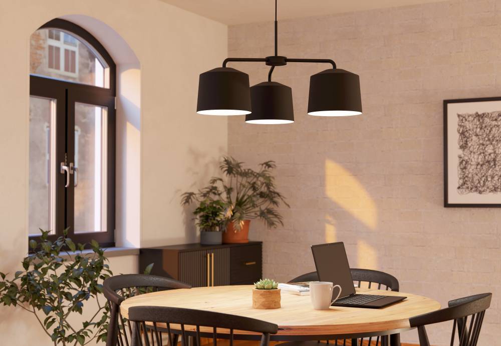 Caguanes Ø66 Svart Taklampe Fra Eglo - Den gir et mykt og behagelig lys som sprer en varm atmosfære i rommet, noe som gjør den ideell å plassere over spisebordet eller i stuen.