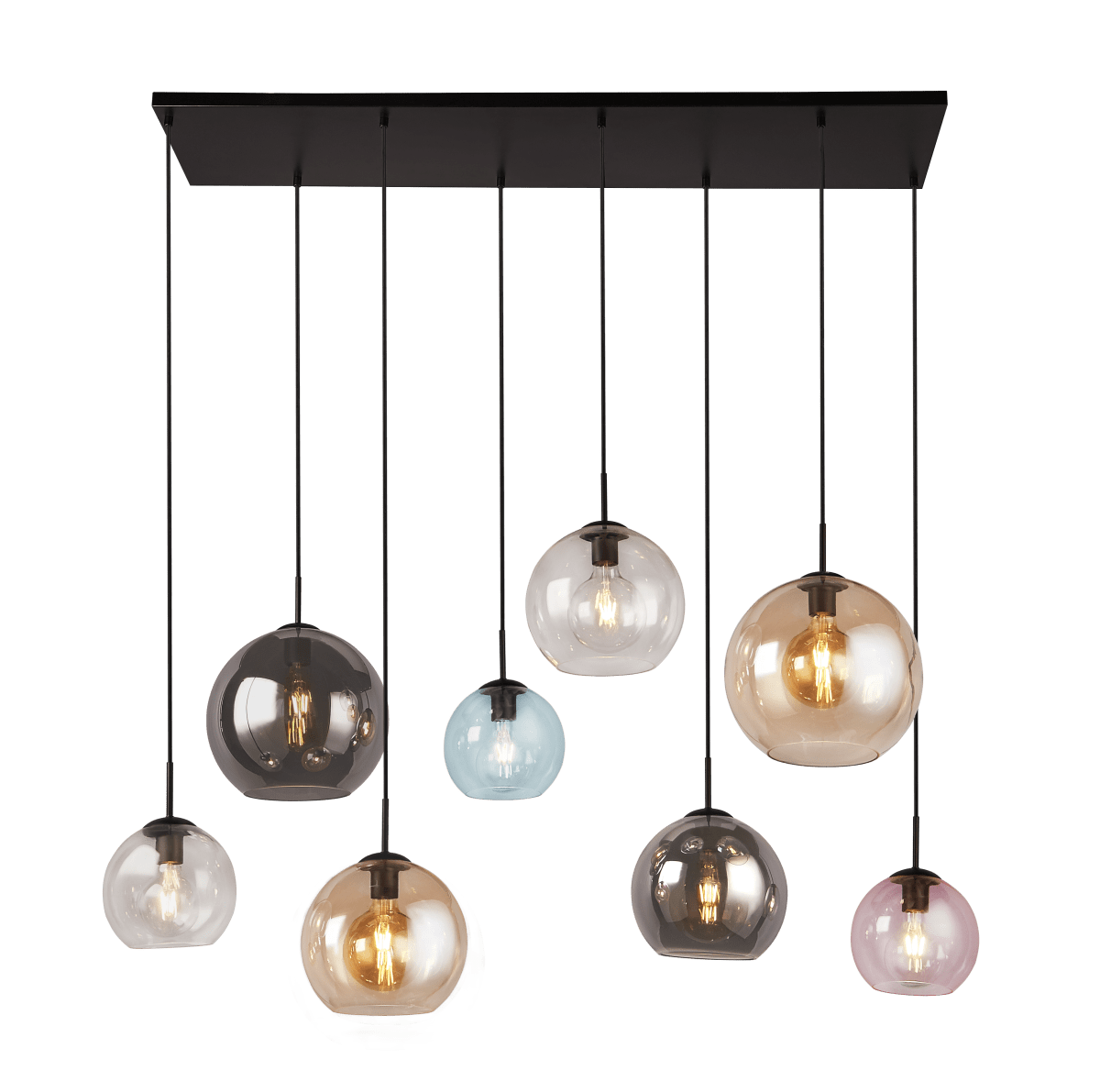 Mardi Gras 150cm Flerfarget Taklampe Fra Searchlight - Med sine elegante, hengende globuser i forskjellige farger, skaper den en dynamisk og livlig atmosfære i hjemmet ditt.