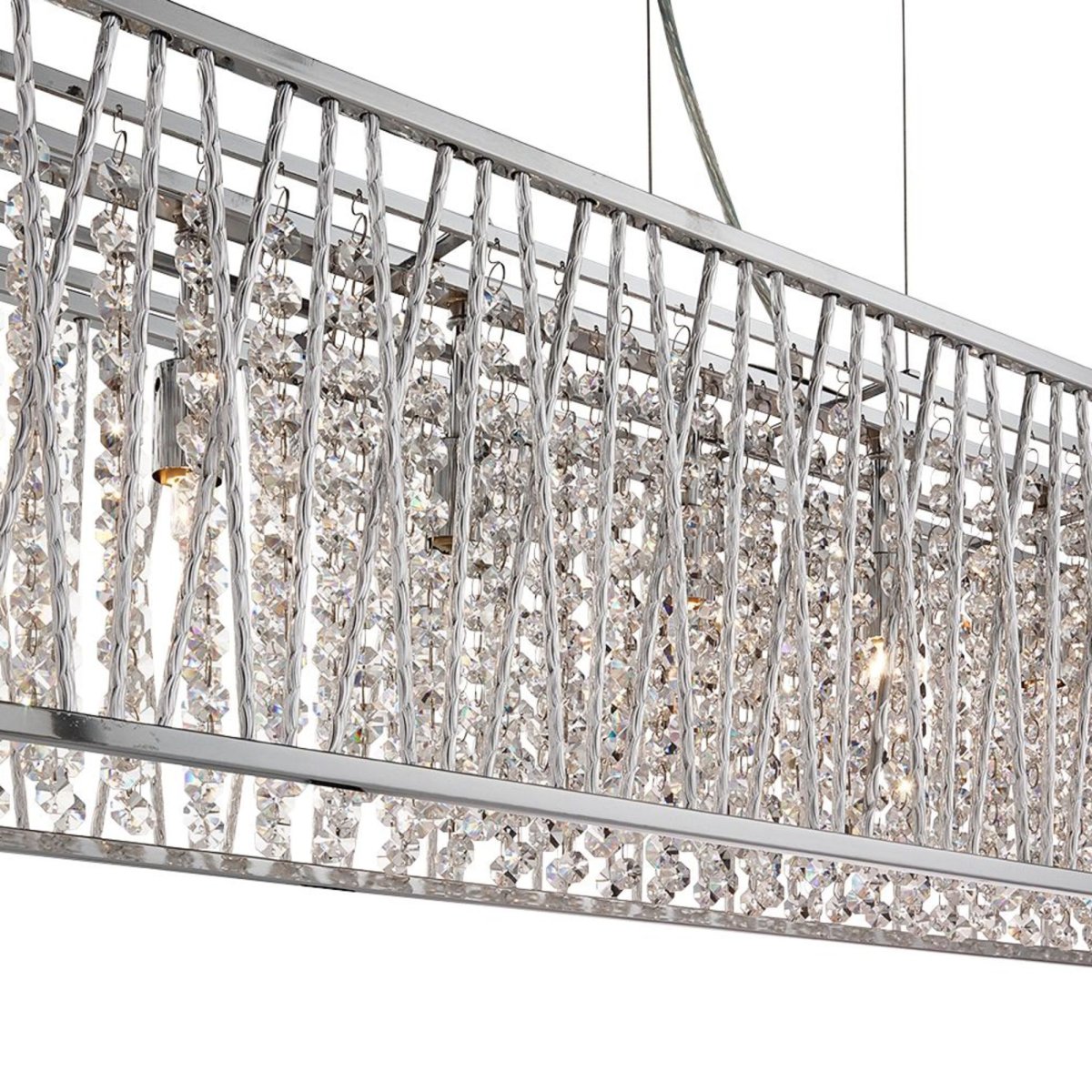Elise 104cm Krom Taklampe Fra Searchlight - Midten av lampen er dekorert med klare krystalldråper som glitrer vakkert når lampen er tent.