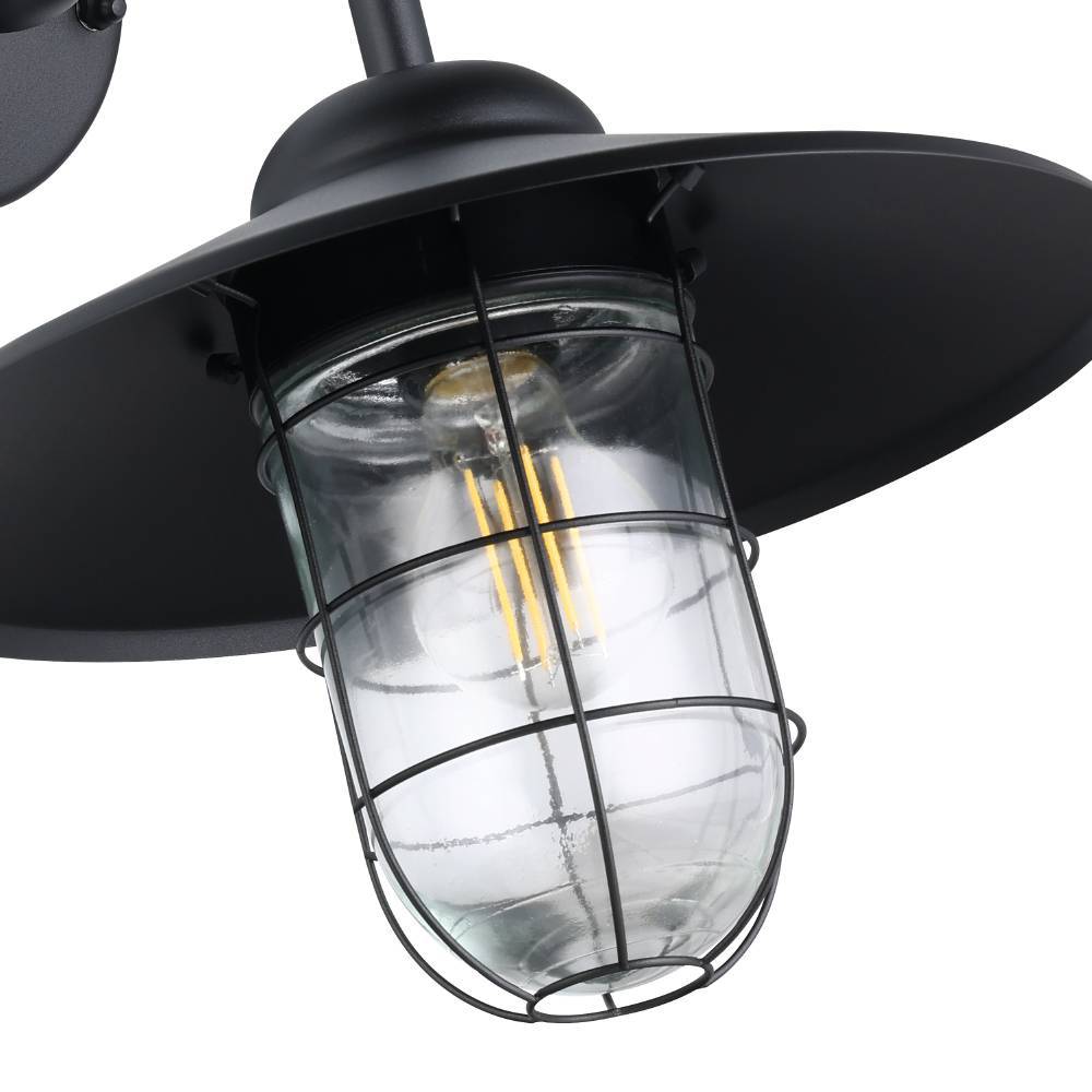 Melgoa Svart utendørslampe Fra Eglo - Med sitt beskyttelsesgitter og brede metallskjerm skaper den et kraftig lys som er utmerket for både innendørs og utendørs bruk.