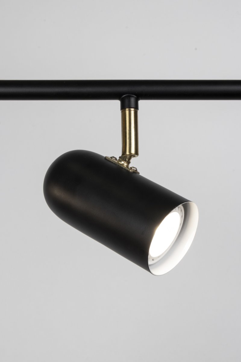 Swan 5 Svart spotlight Fra Globen Lighting - Swan har en 200 cm lang hvit tekstilledning med koblingsboks, takplugg er ikke inkludert.