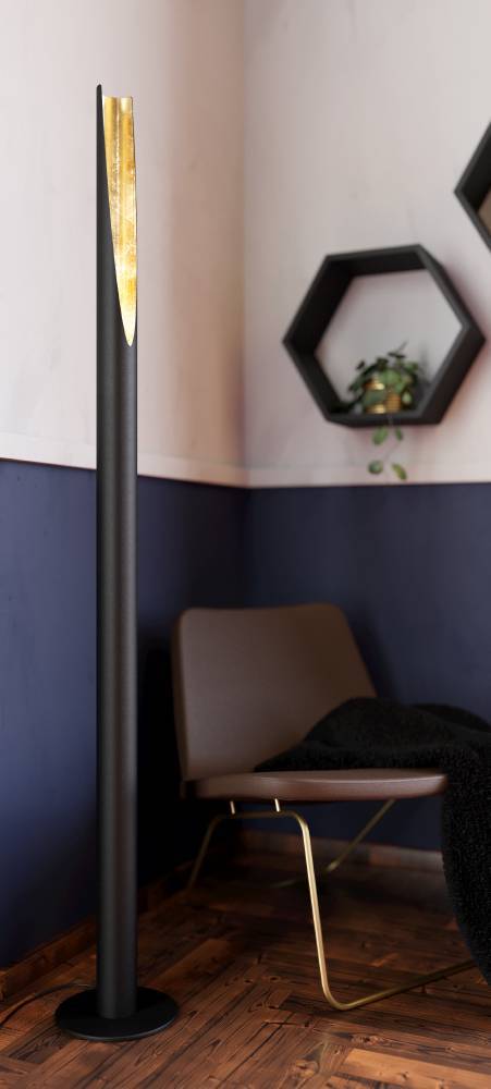 Barbotto Svart gulvlampe Fra Eglo - Denne gulvlampen er et mesterverk av moderne design med sin sorte metallbase og gyldne interiør som reflekterer lyset på en varm og behagelig måte.