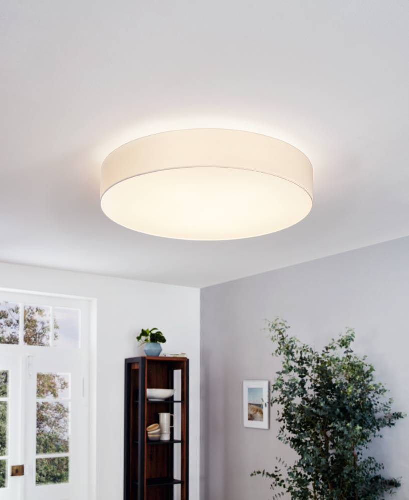 Pasteri Ø98 Hvit plafond Fra Eglo - Produktet har en diameter på 98 cm og har en klassisk design som går sømløst inn i minimalistisk og moderne interiør.
