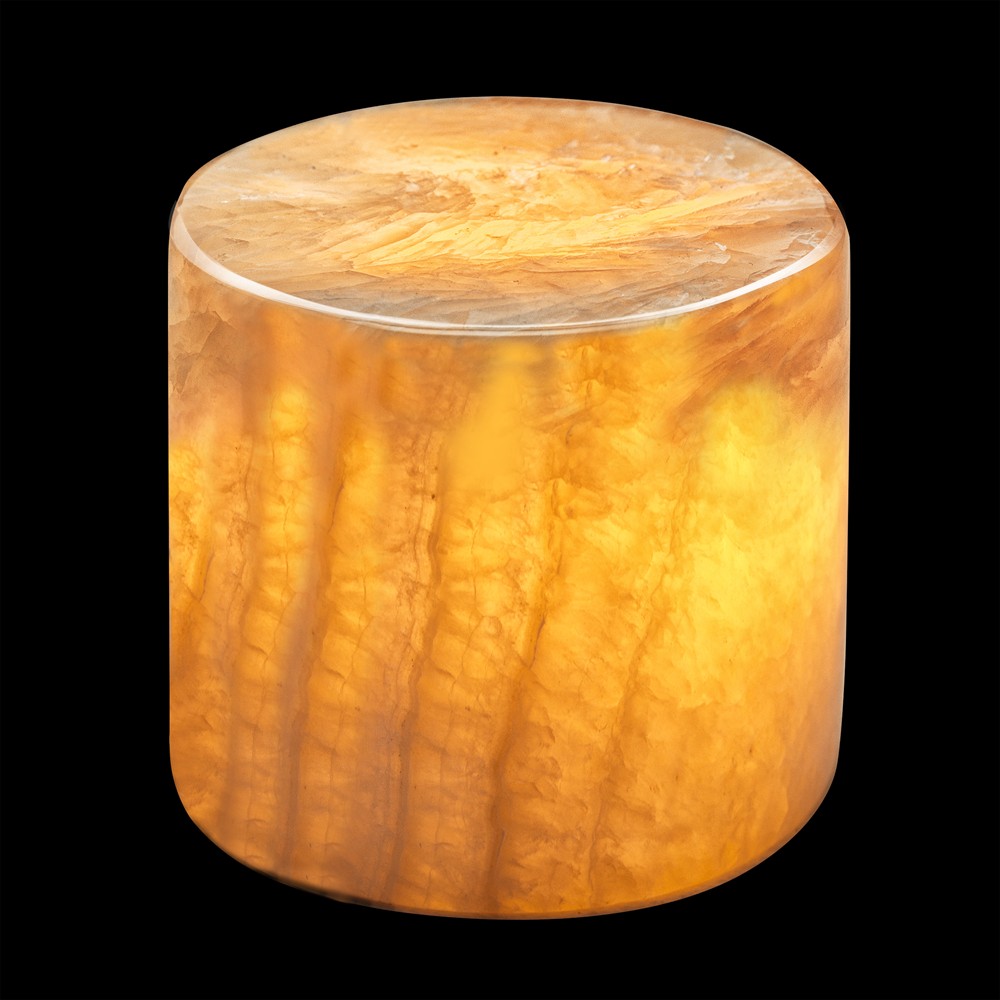 Marble 8cm Beige Fra Unison - Marmorbordlampen er laget av ekte, polert marmor i en varm beige tone som skaper en myk og atmosf&aelig;risk gl&oslash;d.