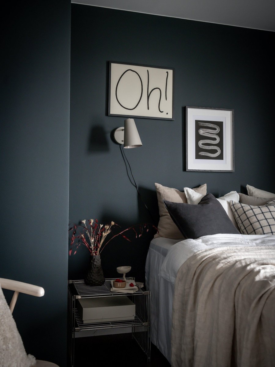 Cornet 26cm Beige vegglampe Fra PR Home - Kornett vegglampe i metall med matt beige lakk og detaljer i krom.