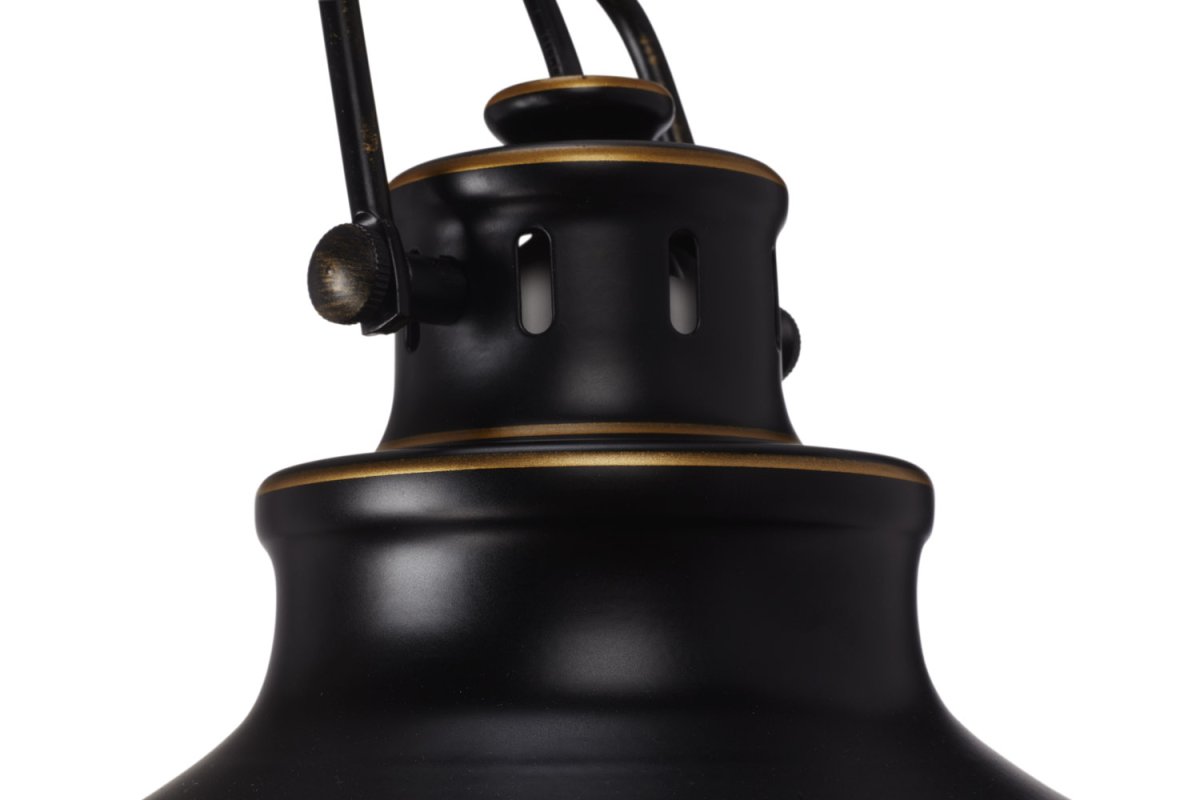 New Haven Svart gulvlampe Fra Cottex - Lampens design kombinerer en robust konstruksjon med en klassisk vintagestil, perfekt for &aring; skape et koselig arbeidsrom eller som generell belysning i stuen.