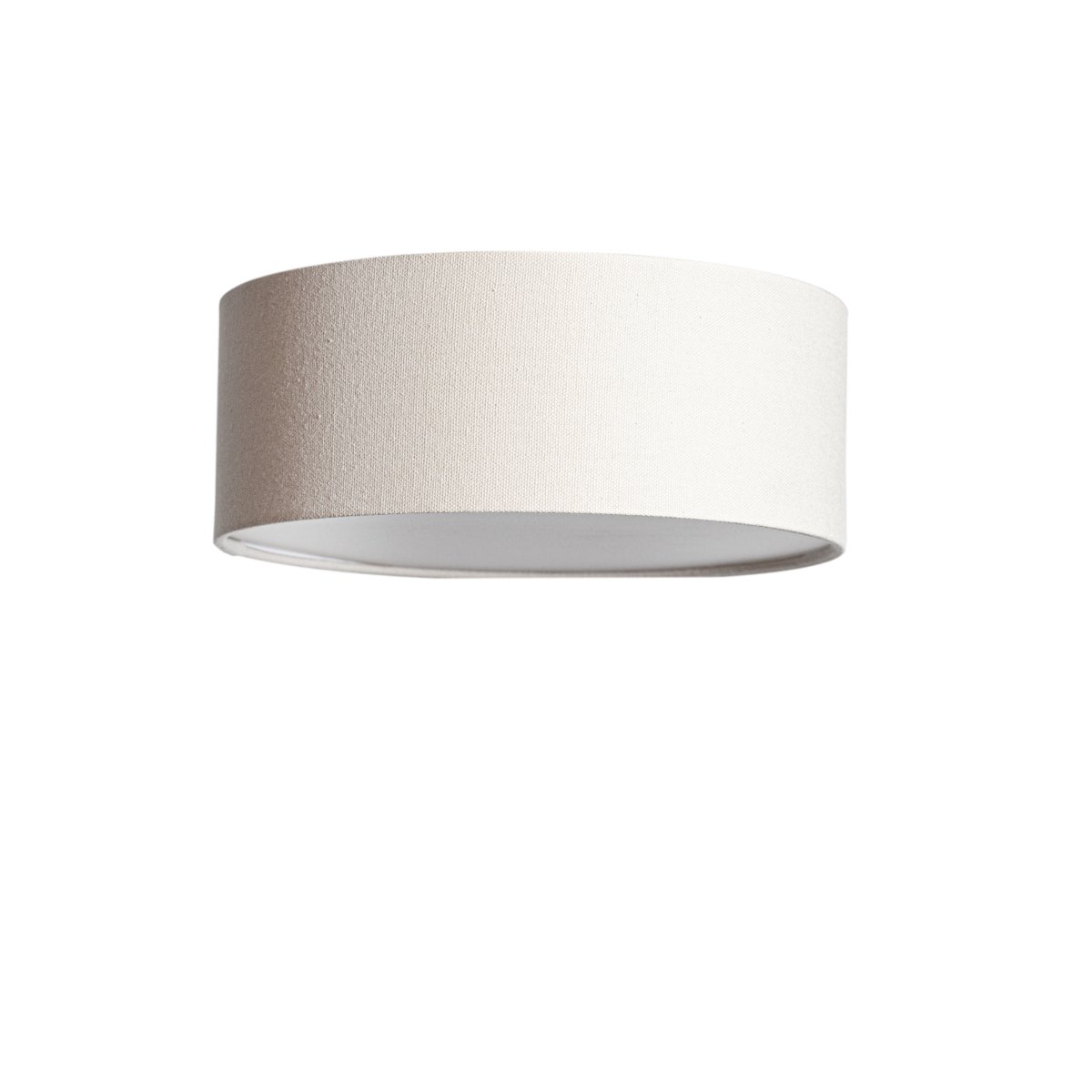 Abbie Ø26 Beige plafond Fra Cottex - Det er en hvit plate nederst, som gir et jevnt og blendfritt lys når lampen er på.