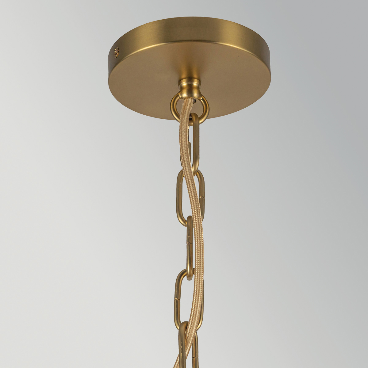 Kai Ø28 Natur Taklampe Fra Elstead Lighting - Kai er en dekorativ taklampe som kombinerer metall med en rottingskjerm i kurv.