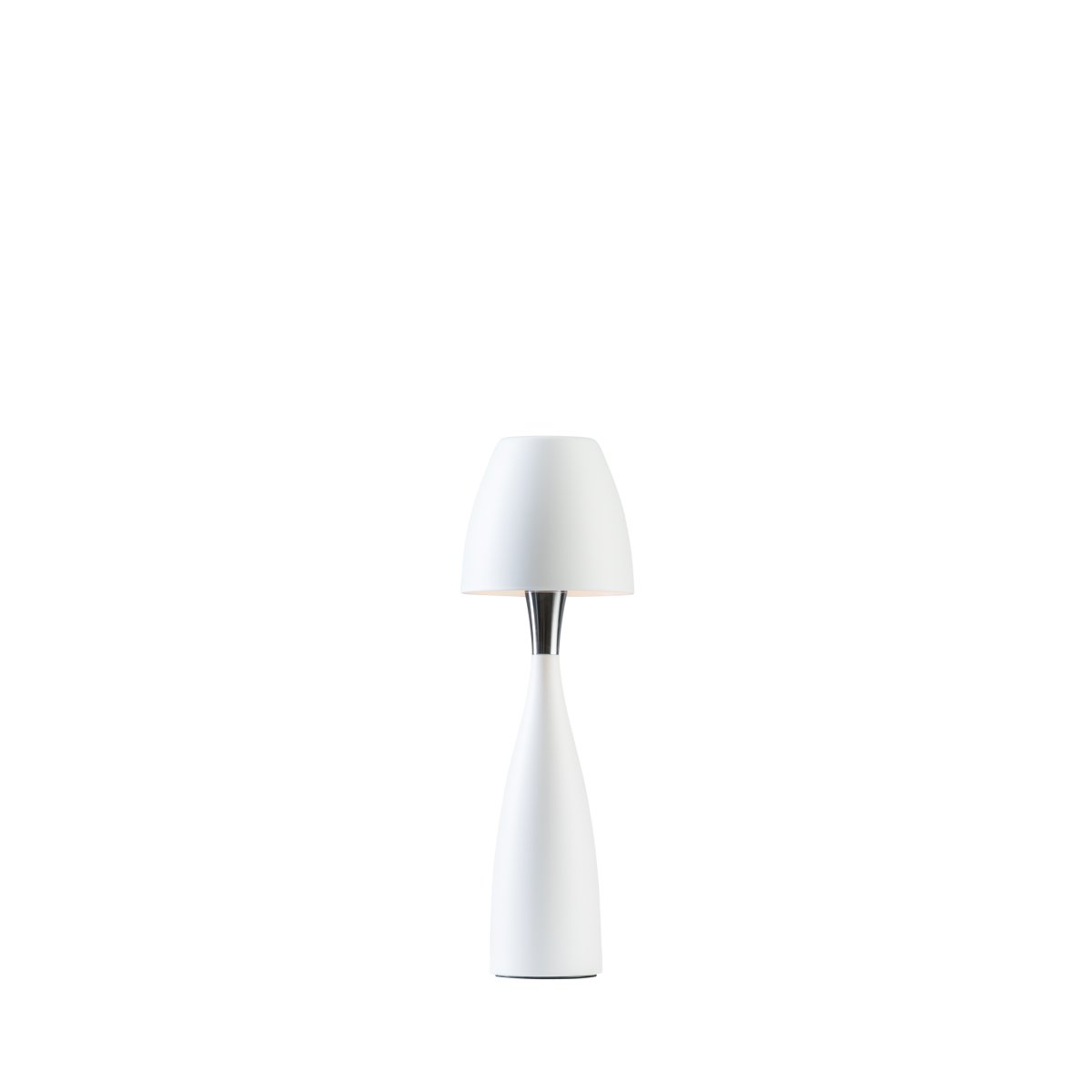 Anemon 38cm Matt hvit bordlampe Fra Belid - Anemon er en stilig bordlampe som sprer et fint lys.