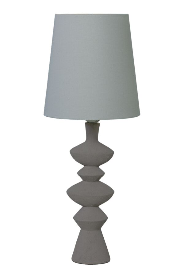 Nina 54cm Grå bordlampe Fra Aneta Lighting - Den modernistiske bordlampen Nina med sine interessante former blir en lettplassert og vakker detalj i hjemmet ditt.