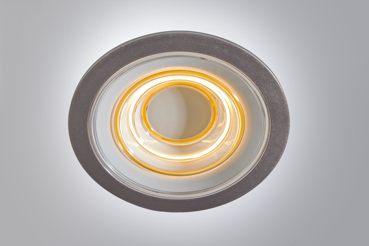 Decor Filament Ripple 9W Aluminium Fra Ledvance - I det f&oslash;rste laget lyser den lille sirkelen i midten, i det andre laget lyser den andre sirkelen, i det tredje laget lyser den tredje ytterste sirkelen, og i det fjerde laget lyser alle tre samtidig.