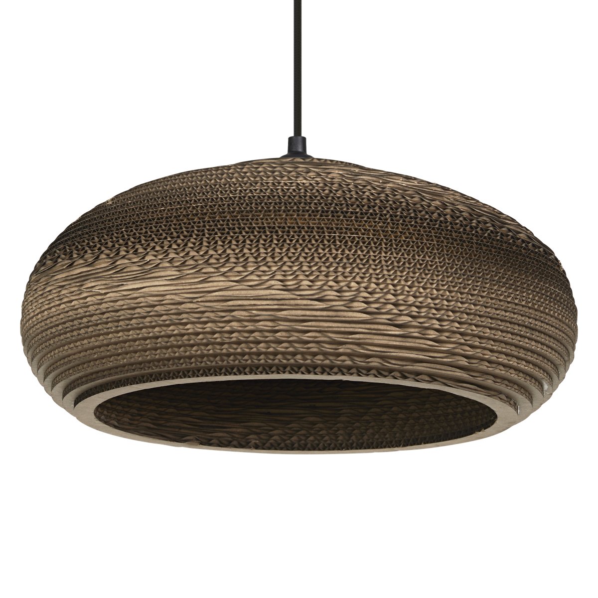 Cardboard drop Ø40 Brun Taklampe Fra Ledvance - Skjermen laget av flere lag papp skaper et vakkert lysspill i rommet når det er opplyst og bidrar til en varm og naturlig atmosfære.