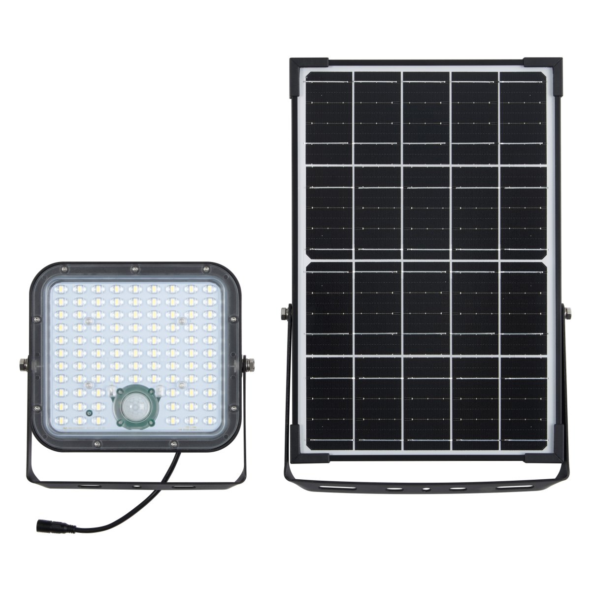 Flood Sensor 30W Svart solcellelampe Fra Ledvance - Den innebygde PIR-bevegelsessensoren og dagslyssensoren sl&aring;r automatisk p&aring; lampen n&aring;r det er bevegelse i m&oslash;rket, noe som gir b&aring;de sikkerhet og energieffektivitet.