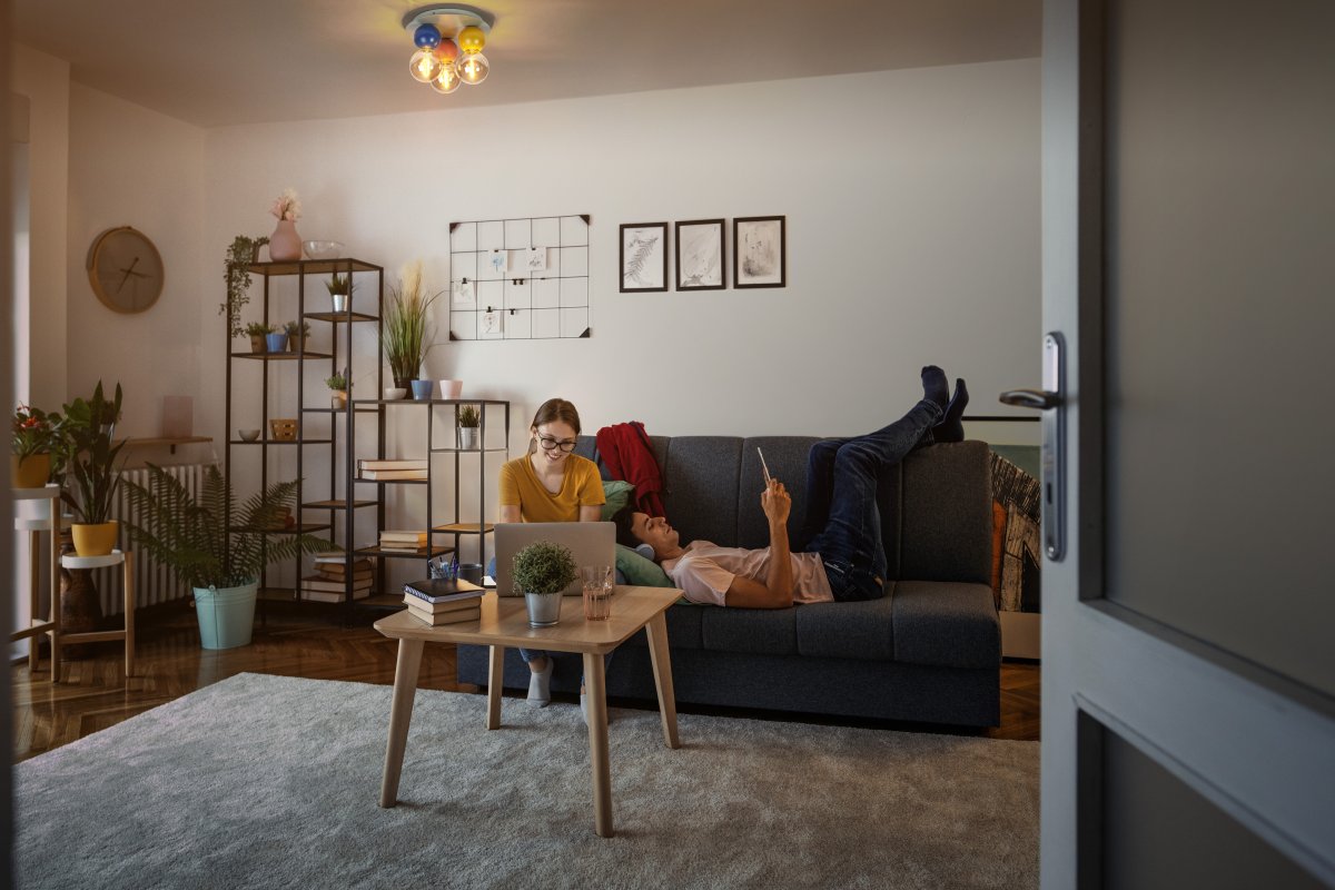 Bubble Ø25cm Flerfarget plafond Fra Osram - Bubble er en leken og unik taklampe som tilf&oslash;rer farge og personlighet til rommet.