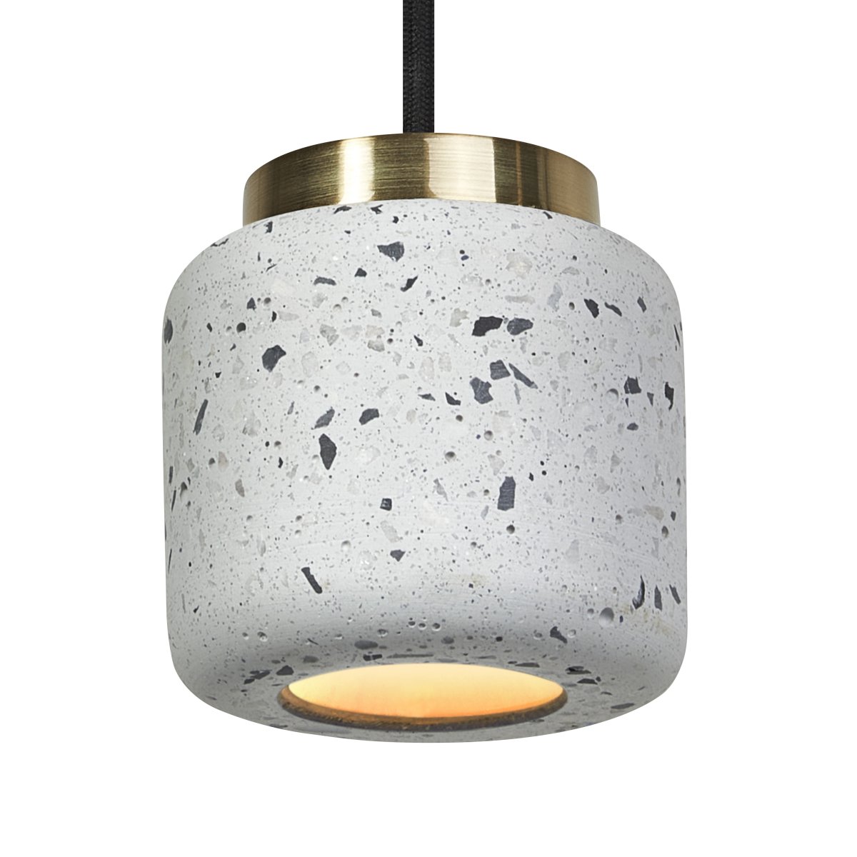 Terrazzo Ball Ø10 Hvit Taklampe Fra Ledvance - Detaljerna i m&auml;ssing bidrar med en elegans till rummet.