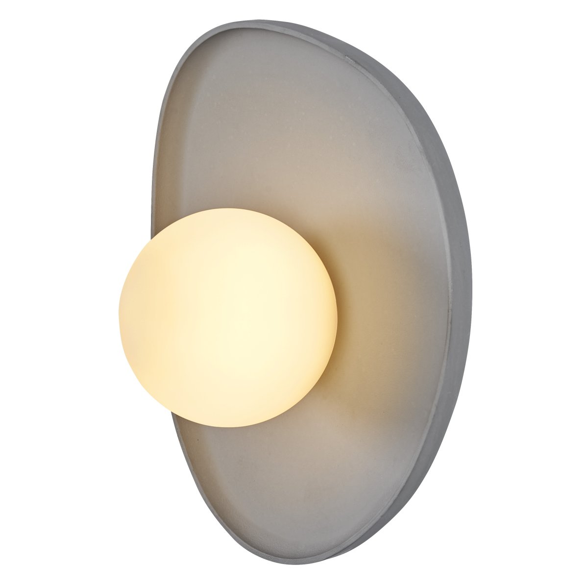 Concrete Nest 26cm Grå vegglampe Fra Osram - Glaskupan i opal som omfamnar ljusk&auml;llan skapar ett fint och bl&auml;ndfritt ljus i rummet.