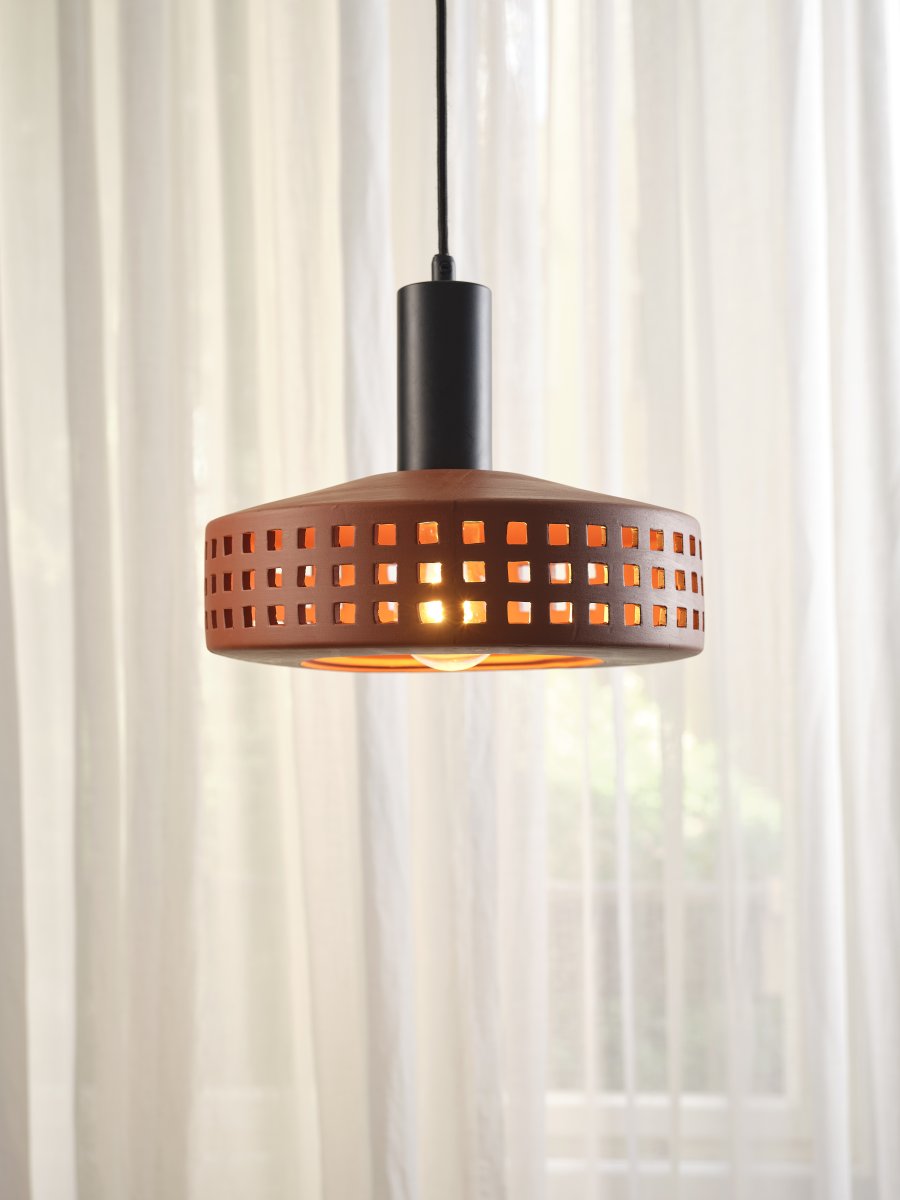 Clay Windows Ø26 Brun Taklampe Fra Osram - Clay Windows har en rustik design med sin sk&auml;rm gjord av lera i en r&ouml;dbrun f&auml;rg.