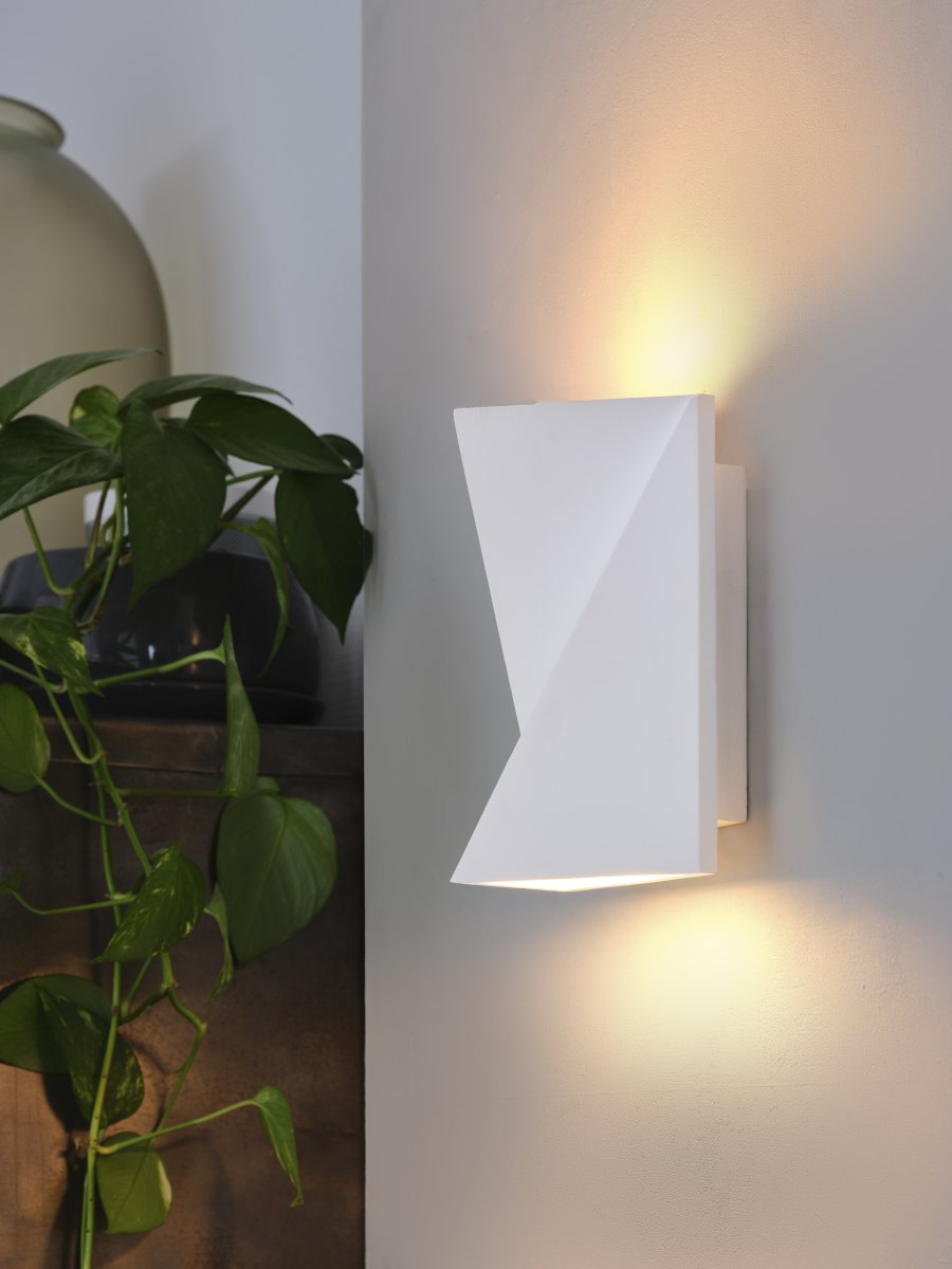 Origami Swan 20cm Hvit vegglampe Fra Osram - Origami Swan &auml;r en modern v&auml;gglampa gjord av gips.