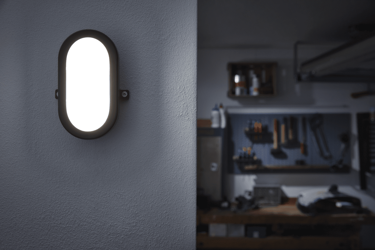 Bulkhead 6W Svart utendørslampe Fra Osram - Bulkhead &auml;r en smidig belysningl&ouml;sning f&ouml;r dig som beh&ouml;ver en enkel lampa med bra ljus i t.