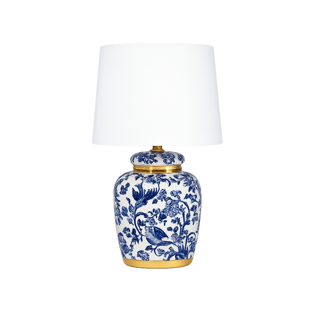 Blomsterlilla 30cm Blå bordlampe Fra Lampan - Vakker bordlampe med dekorativt bl&aring;tt og hvitt m&oslash;nster p&aring; porselensbase med messingdetaljer.