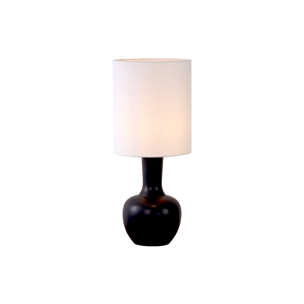 Lill Boda 52cm Svart bordlampe Fra Nordic Lighting - Lill Boda er en stilig bordlampe i keramikk med en glatt, svart lampefot som gir et mykt og harmonisk uttrykk.