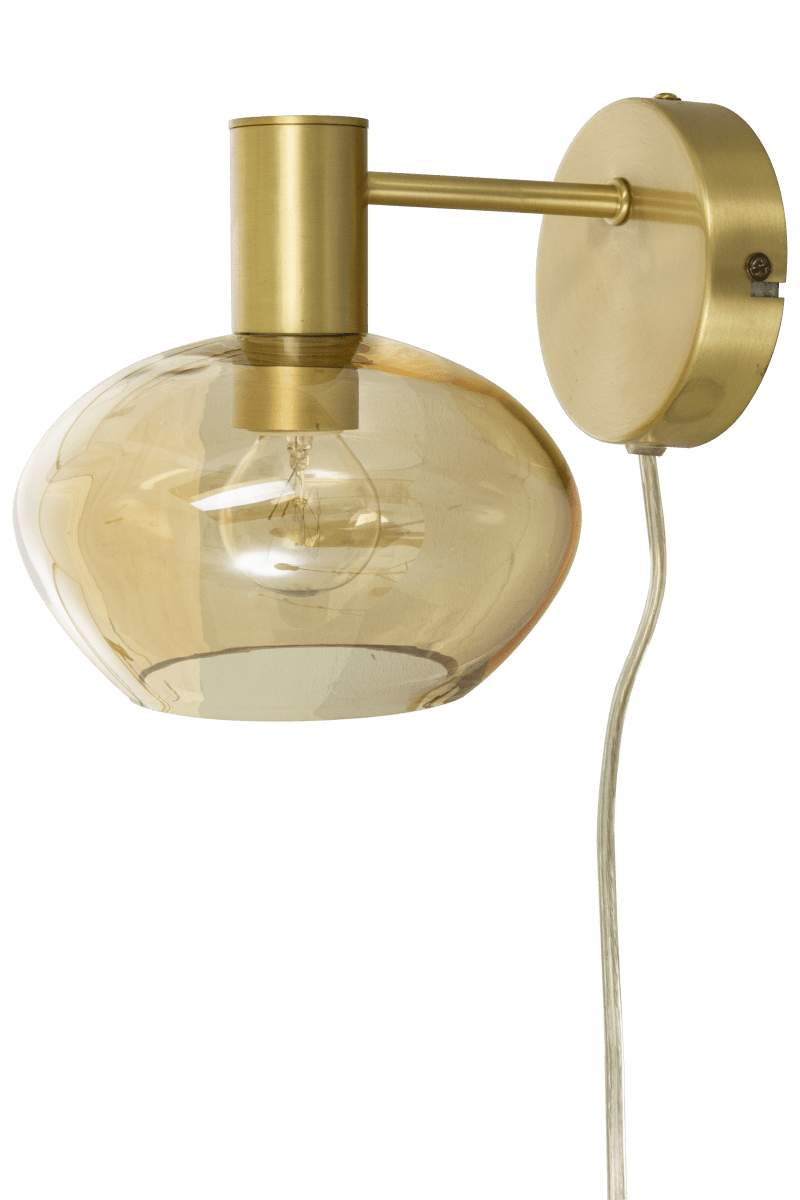 Bell Ø15 Matt messing vegglampe Fra Aneta Lighting - Den runde glassskjermen sprer et varmt og behagelig lys som skaper en innbydende atmosfære i rommet.