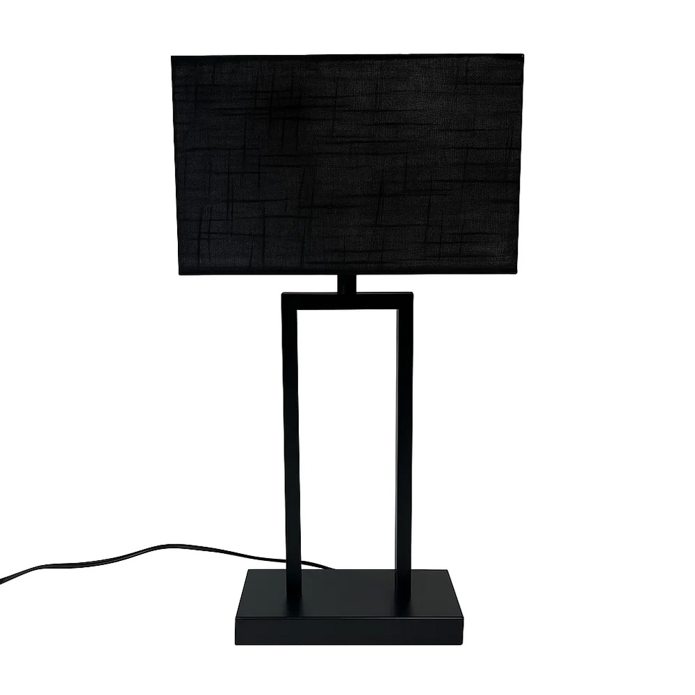 Gemma 52cm Svart bordlampe Fra Nordic Lighting - En stilig bordlampe i metall med svart finish som gir et industrielt og eksklusivt inntrykk.