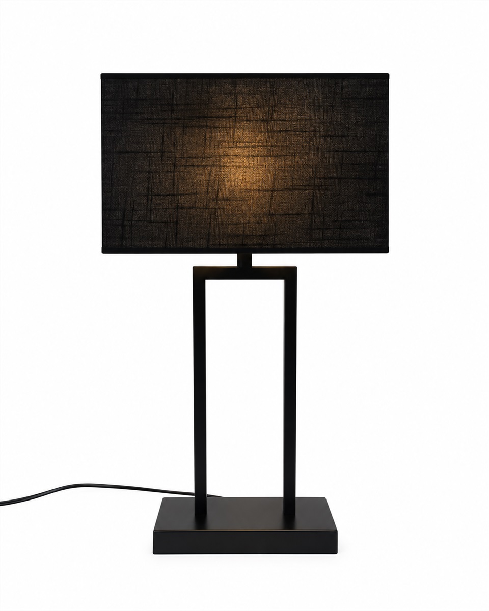 Gemma 52cm Svart bordlampe Fra Nordic Lighting - En stilig bordlampe i metall med svart finish som gir et industrielt og eksklusivt inntrykk.