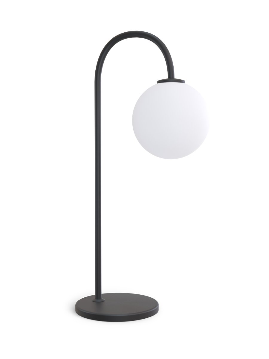 Ballon 53cm Svart bordlampe Fra Herstal - Denne lampen er perfekt for &aring; spre en f&oslash;lelse av hygge og raffinement, enten det er i stuen, soverommet eller p&aring; kontoret.