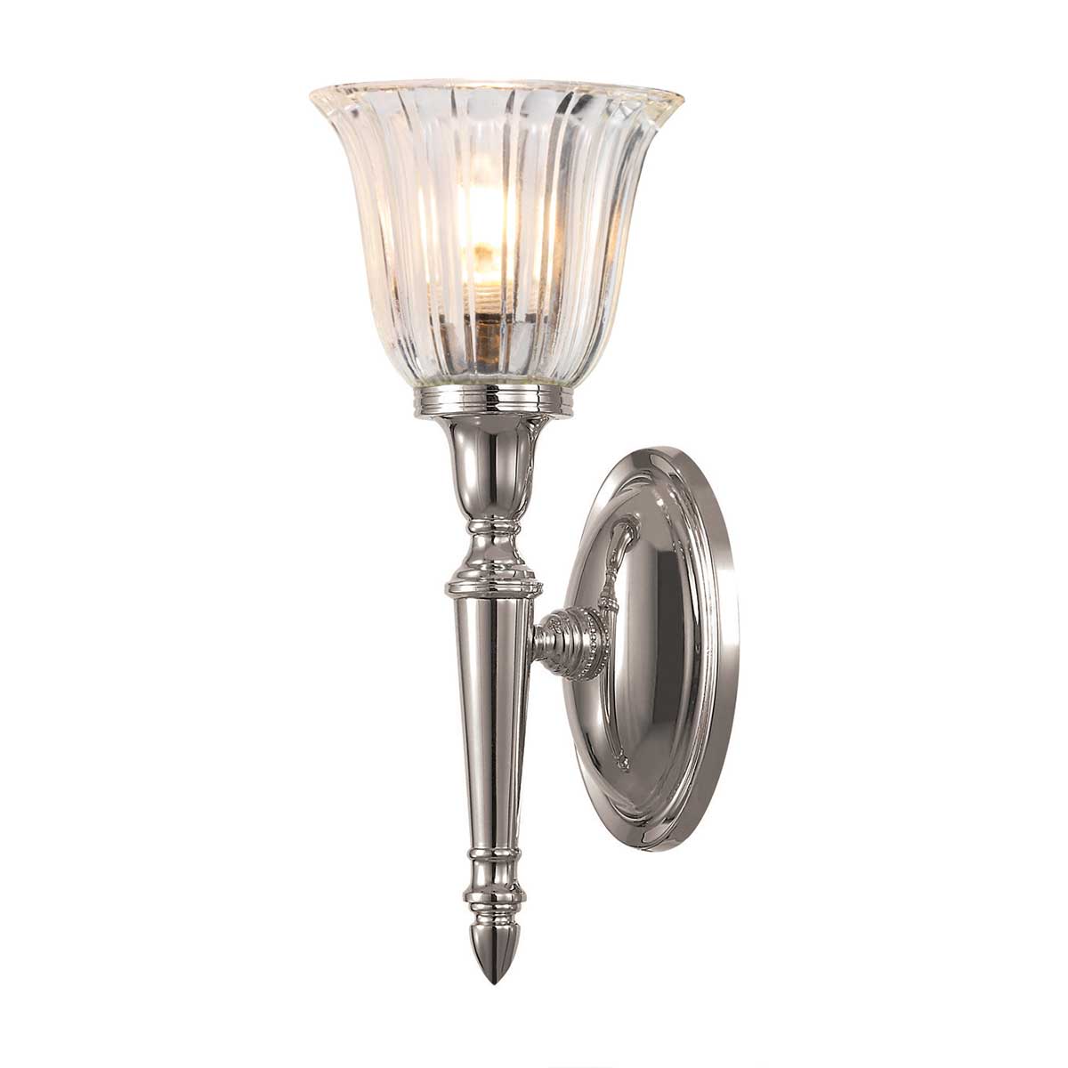 Dryden 33cm Polert nikkel baderomslampe Fra Elstead Lighting - Lampen er tilgjengelig i flere utførelser som polert krom, polert nikkel og polert messing, noe som gir fleksibilitet i stil og dekorasjon.