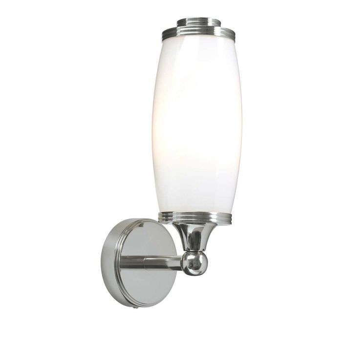 Eliot 28cm Polert krom baderomslampe Fra Elstead Lighting - Opalglassskjermen sprer et mykt og jevnt lys som f&oslash;les b&aring;de behagelig og eksklusivt.