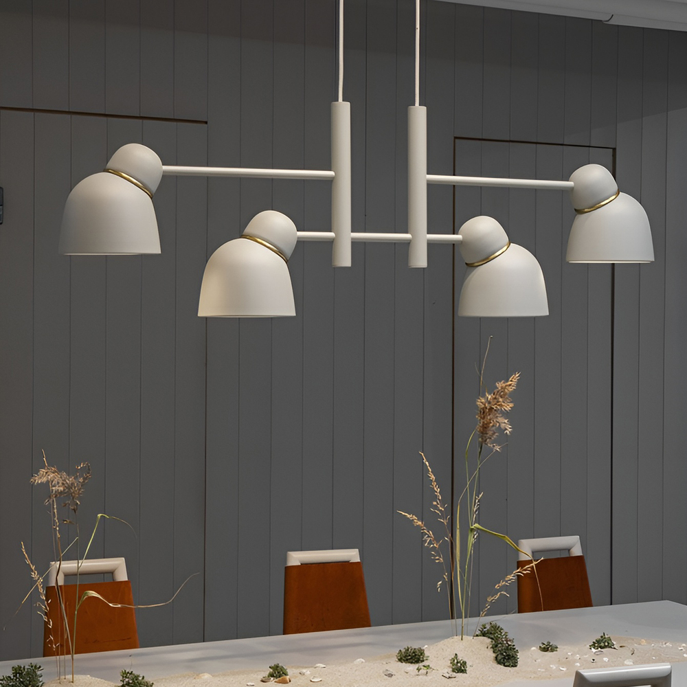 Bird 120cm Sand/messing Taklampe Fra Belid - Bird er laget i Varberg og er en hyllest til Belids håndverksarv, samtidig som den bryter grensene for tradisjonell design.
