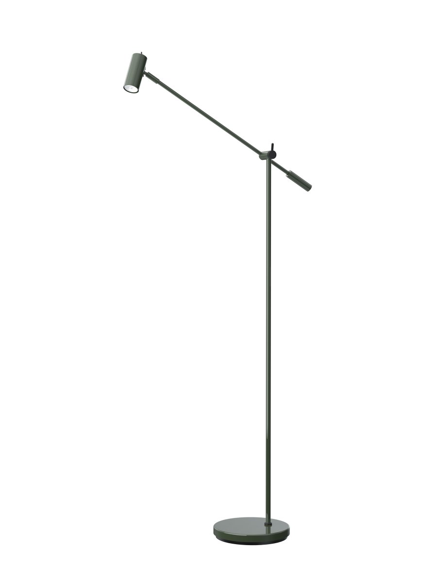 Cato dimbar Skoggrønn gulvlampe Fra Belid - Med en høydejustering mellom 100-134 cm, en lampeskjerm på 4 cm i diameter og en stabil lampefot på 20 cm, kombinerer Cato form og funksjon på beste måte.