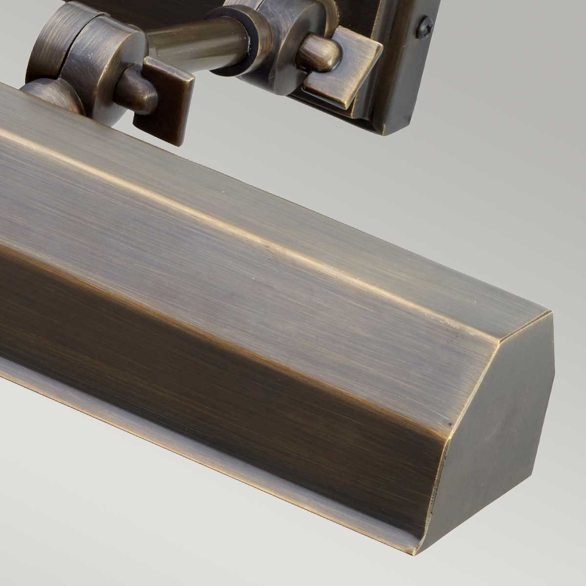 Chawtown 40cm Bronse Fra Elstead Lighting - Chawton er en elegant bildelampe laget av stål med en stilig finish i mørk bronse som gir et klassisk og tidløst uttrykk.